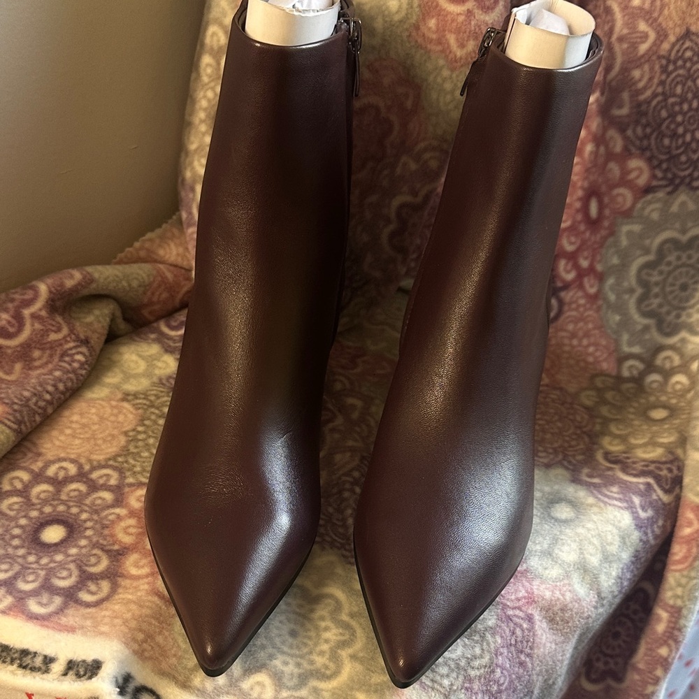 Elegant Dark Red Ankle Boots